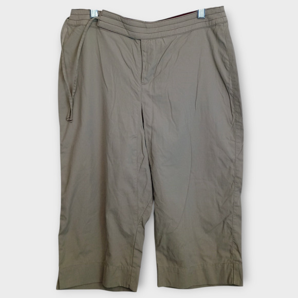 Athleta Cargo Capri Pants Womens Medium Beige Outdoor Athleisure Hiking Shorts - Picture 1 of 8